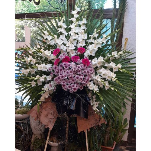 خرید تاج گل طبیعی