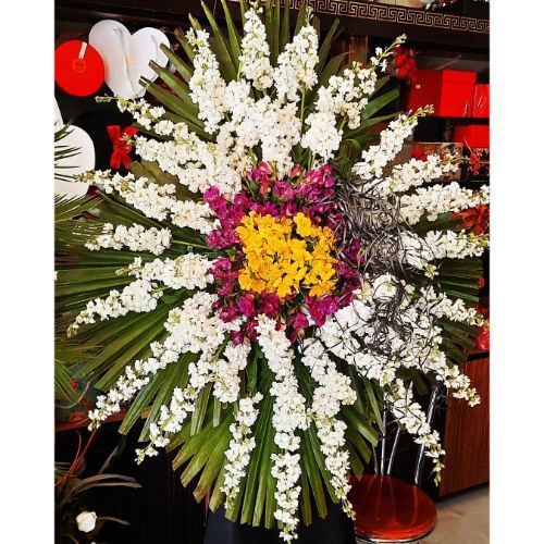 تاج گل نزدیک بهشت زهرا